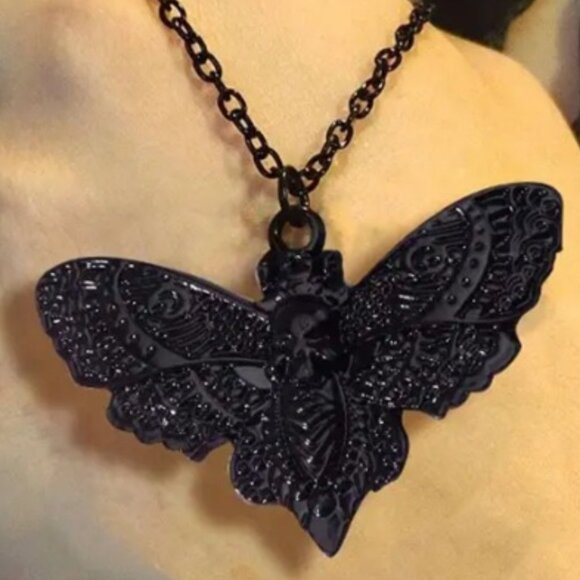 Vintage Gothic Style Butterfly Moth Skull Pendant Necklace Intricate Detailing - Picture 3 of 5